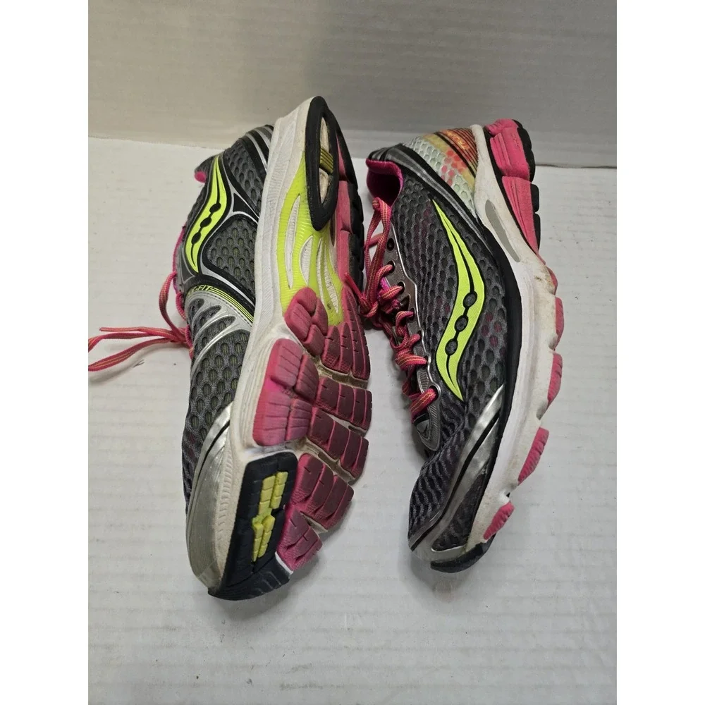 Women Saucony‎ Triump 10